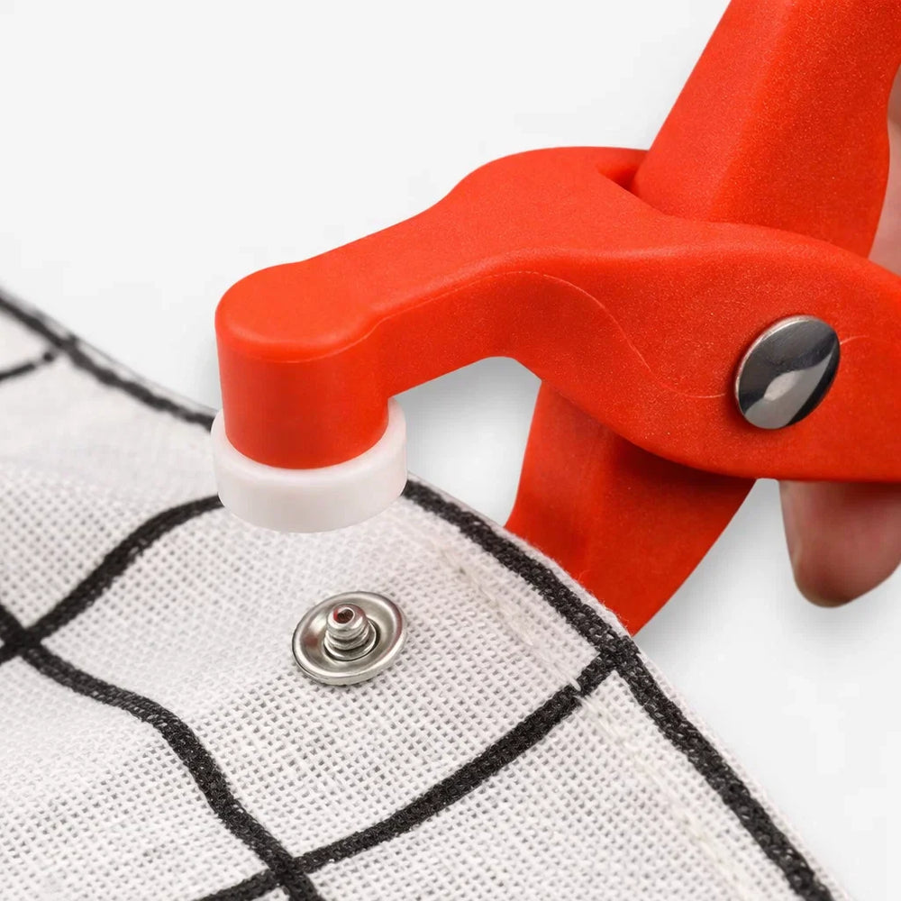 Enhanced Product Title: "Druckknopf-Zangen-Set für präzises Arbeiten – Hochwertige Druckknopfzangen mit Zubehör für Nähprojekte und DIY-Bastelarbeiten" 

This title includes relevant keywords and provides more context about the product's use and quality,