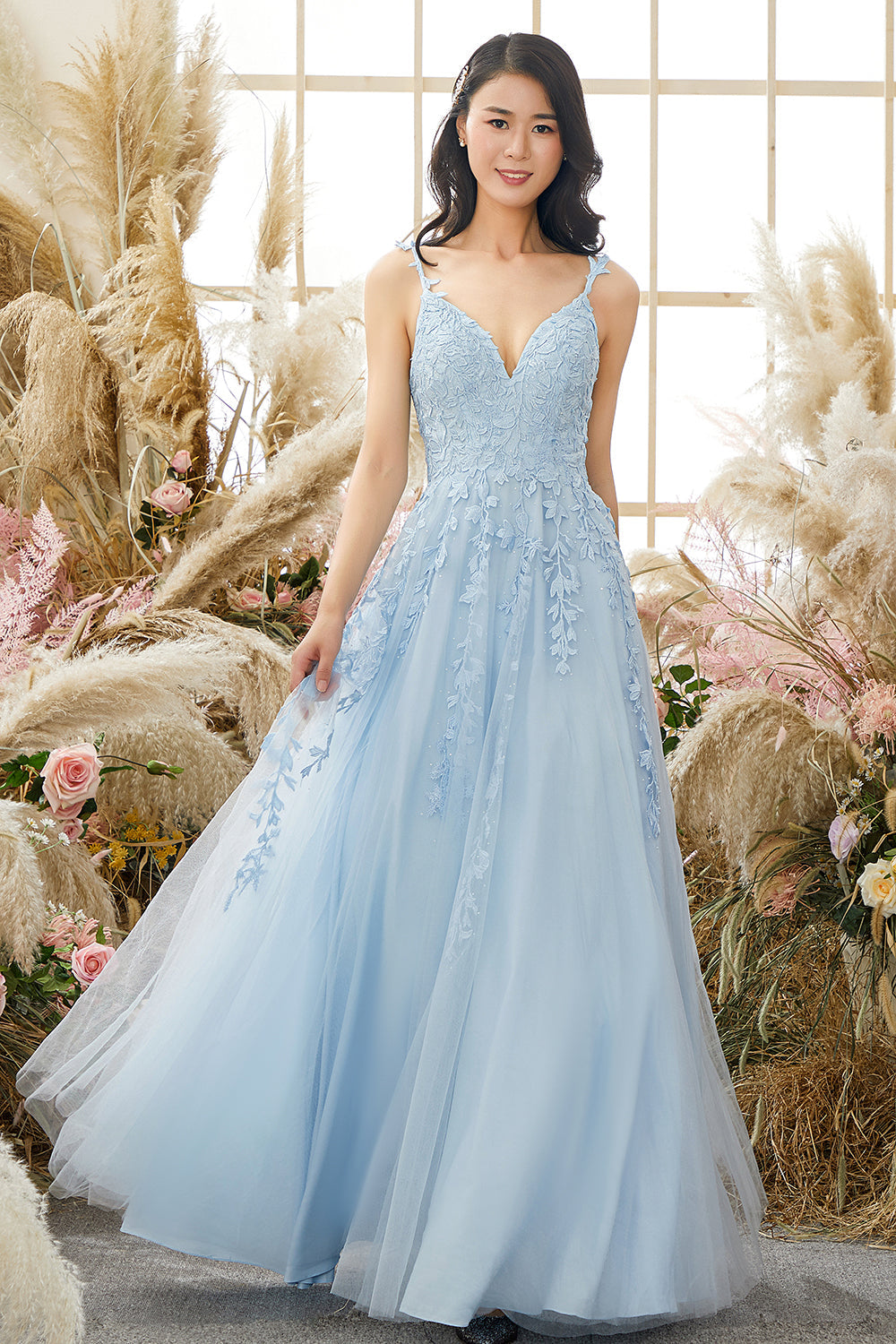 Victoria – Fashionable Tulle Ball Gown with Appliqués