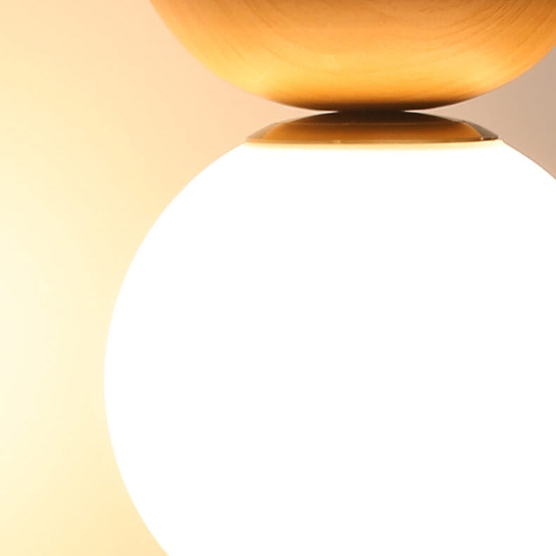 Optimized Product Title: "Moderne Glaskugel Deckenleuchte – Elegante Deckenlampe für Wohnräume, Schlafzimmer & Flure" 

This title includes relevant keywords while providing more detail about the product's style and potential uses, which can improve visib