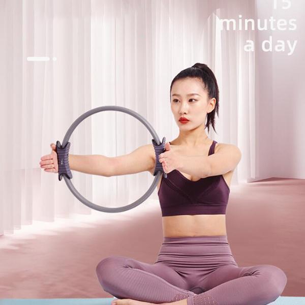 Enhanced Product Title: "Pilates-Ring mit Rutschfesten Griffen – Effektives Ganzkörper-Widerstandstraining für Zuhause" 

This title includes keywords that improve search visibility while clearly describing the product's benefits and use case.