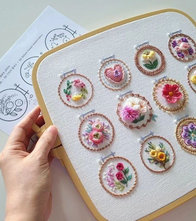 Blumen-Stickerei-Starter-Set – 12 Motive, Komplett Ausgestattet für Einsteiger | Hochwertige Stickmaterialien & Anleitung