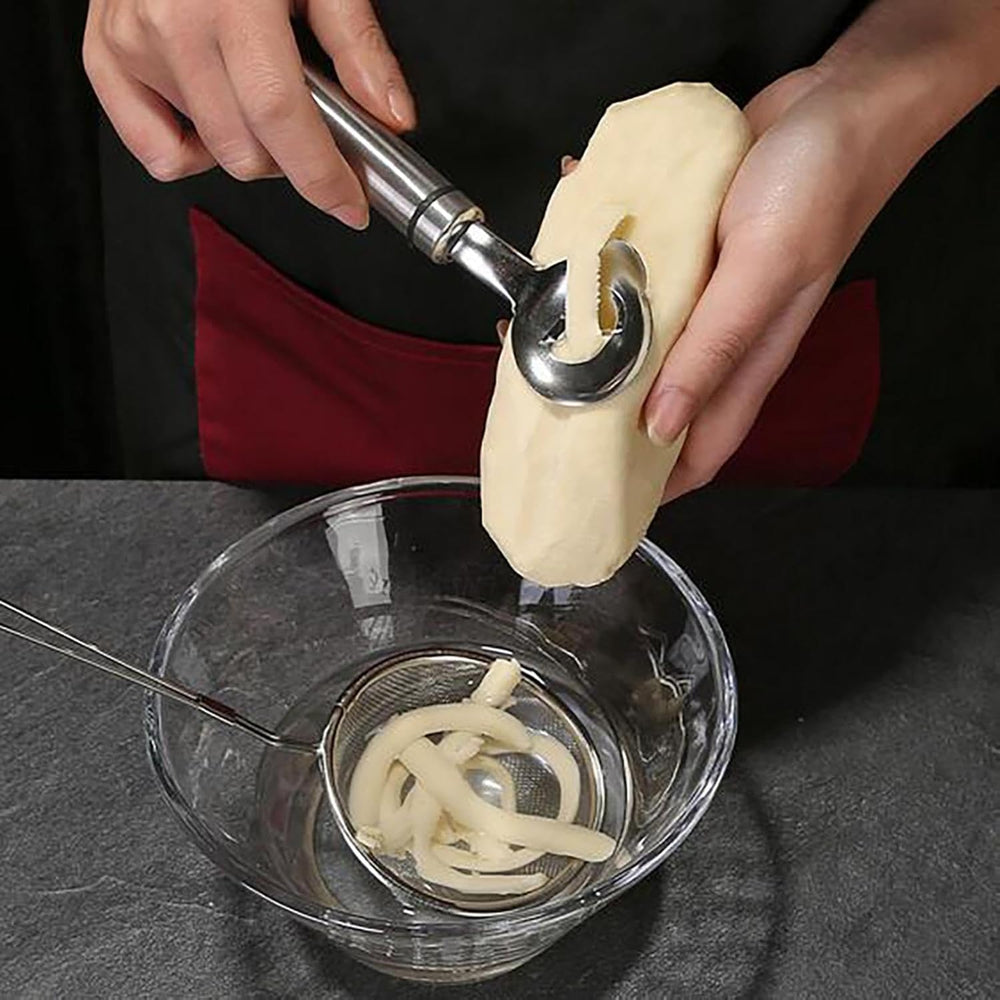 Optimized Product Title: "Edelstahl Nudelpresse – Frische Pasta Maker für hausgemachte Nudeln aus Teig" 

This title includes relevant keywords while clearly conveying the product's purpose and material, enhancing its visibility in Google Shopping searche