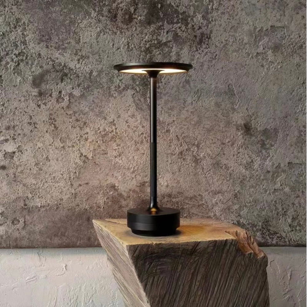 Optimized Product Title:  
Kabellose LED-Tischlampe mit Touch-Dimmer – Aluminium, IP44, Tragbare Nachtlampe für Innen und Außen, Energiesparend, Modernes Design  

This title includes relevant keywords while maintaining clarity and appeal for potential cu