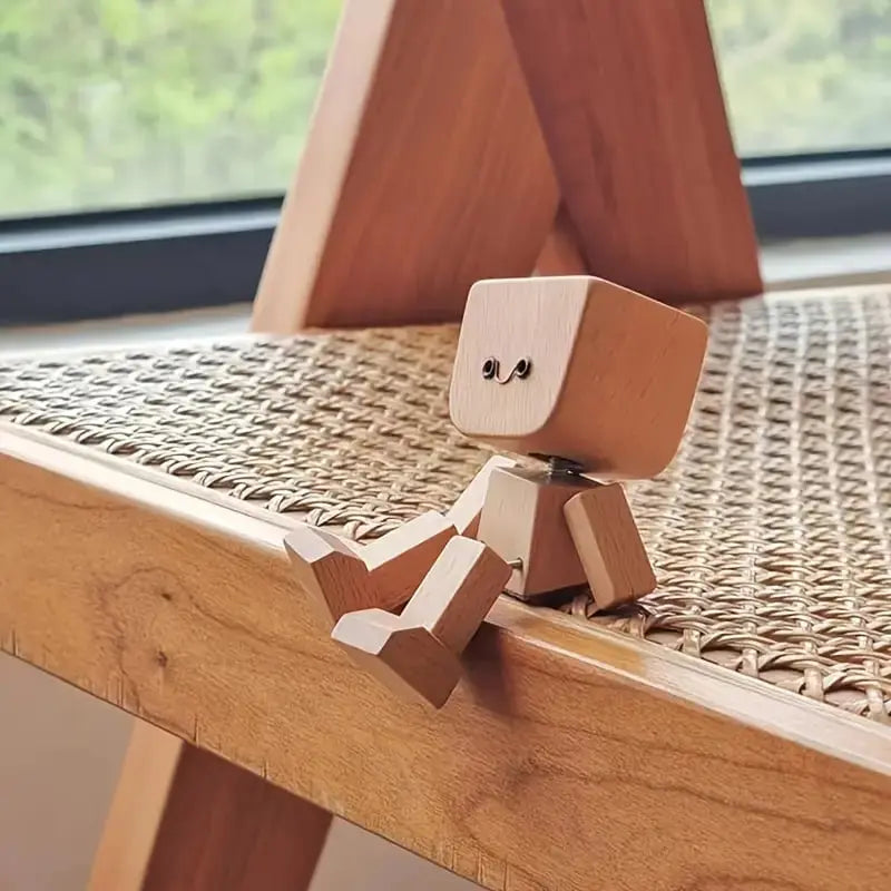 Handgemachte Holzfigur – Wippender Begleiter für Fröhliche Autofahrten | Perfektes Geschenk für Kinder und Autofans