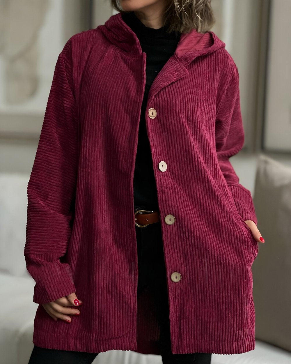 Enhanced Product Title: **Cordia™ - Bequeme Kapuzen-Cordjacke für Damen | Stylische und Gemütliche Freizeitjacke** 

This title includes relevant keywords for better visibility on Google Shopping while maintaining clarity and appeal.