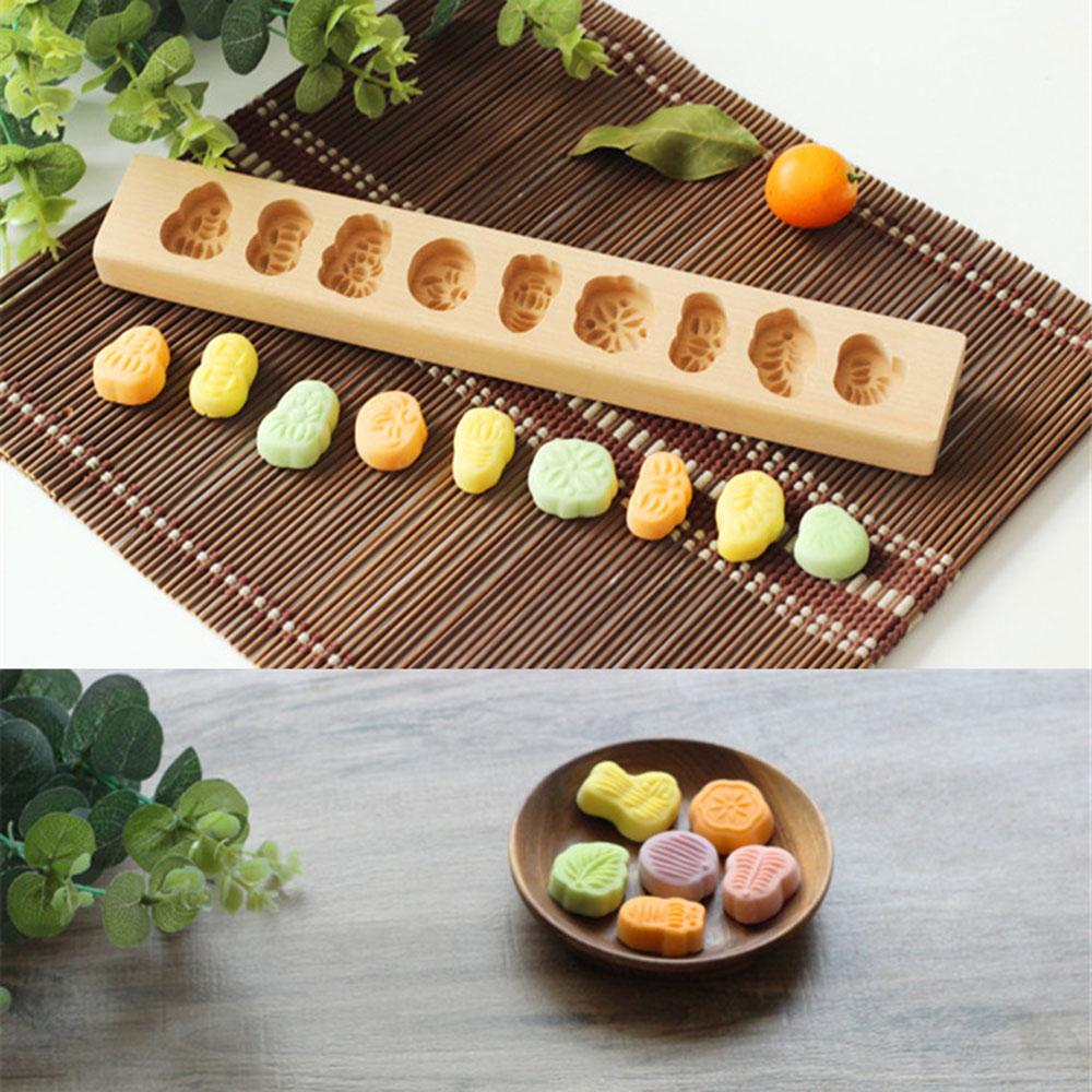Artisan Wooden Christmas Cookie Molds – Hand-Carved Gingerbread Stamps