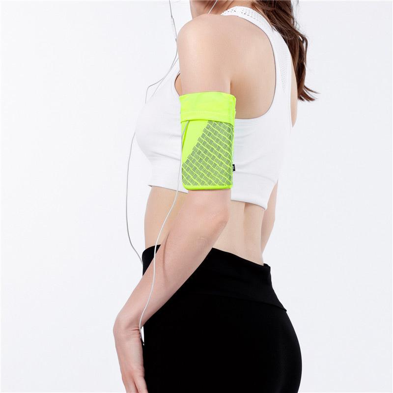 Running Wristband Phone Holder – Reflective, Adjustable 19–32cm, Lightweight 30g