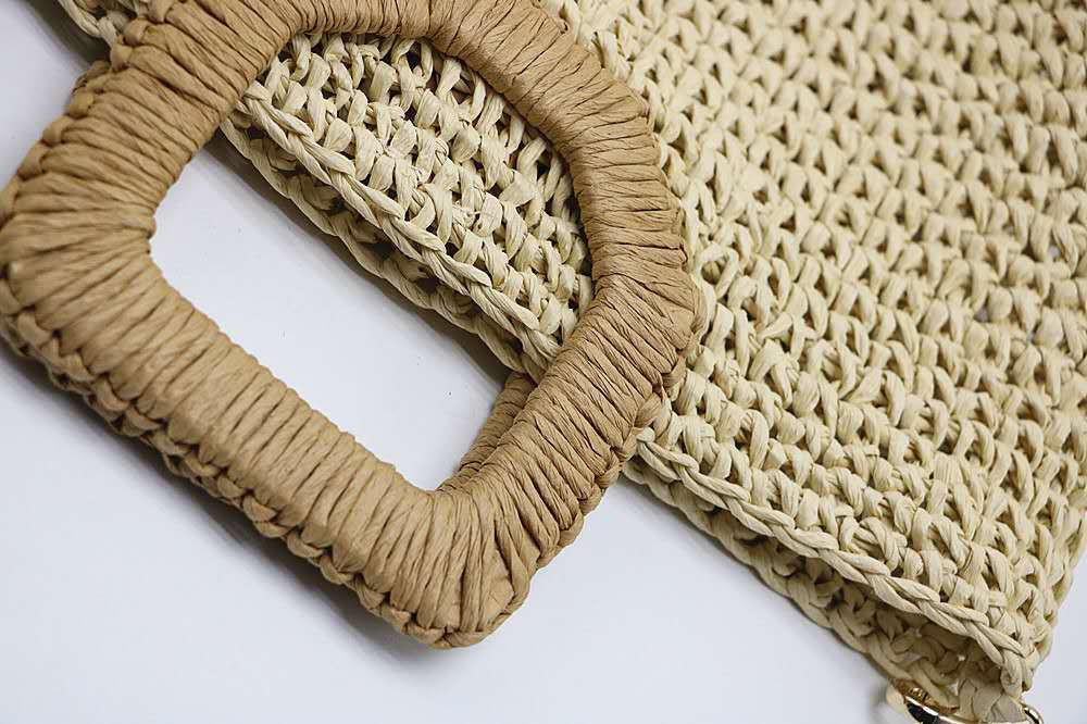 Woven Straw Beach Bag – Wooden Handle, Leather Strap & Spacious