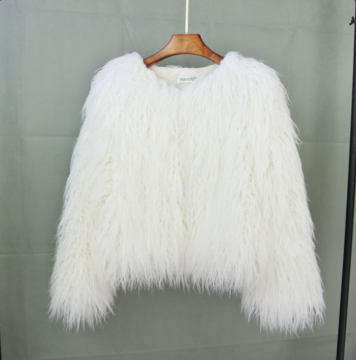 Soraya – Elegant Faux Fur Coat