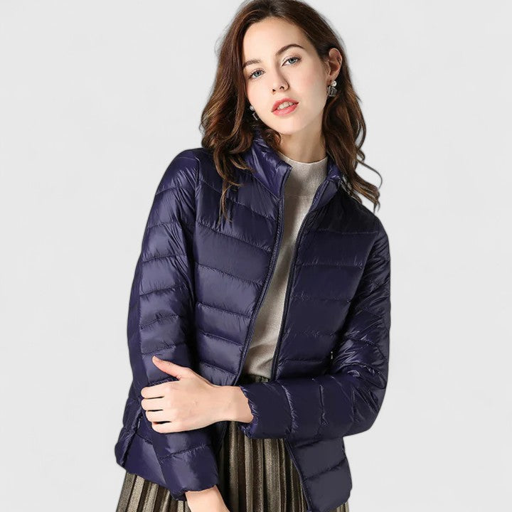 Optimized Product Title: "Melorynne Elegante Damenjacke - Stilvolle, Hochwertige Übergangsjacke für Modebewusste Frauen" 

This title includes relevant keywords, specifies the target audience (women), and highlights key features (stylish, high-quality, tr