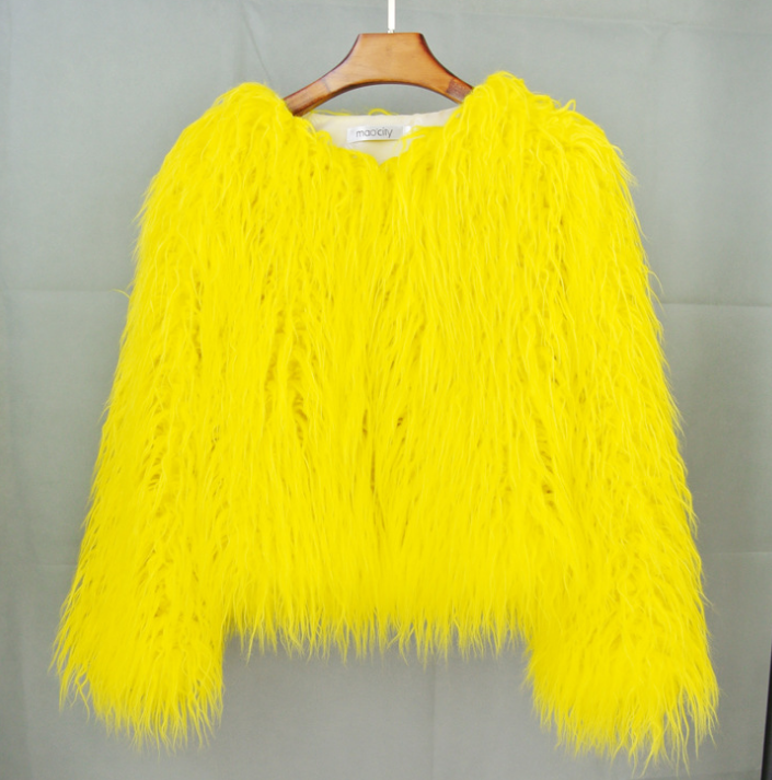 Soraya – Elegant Faux Fur Coat