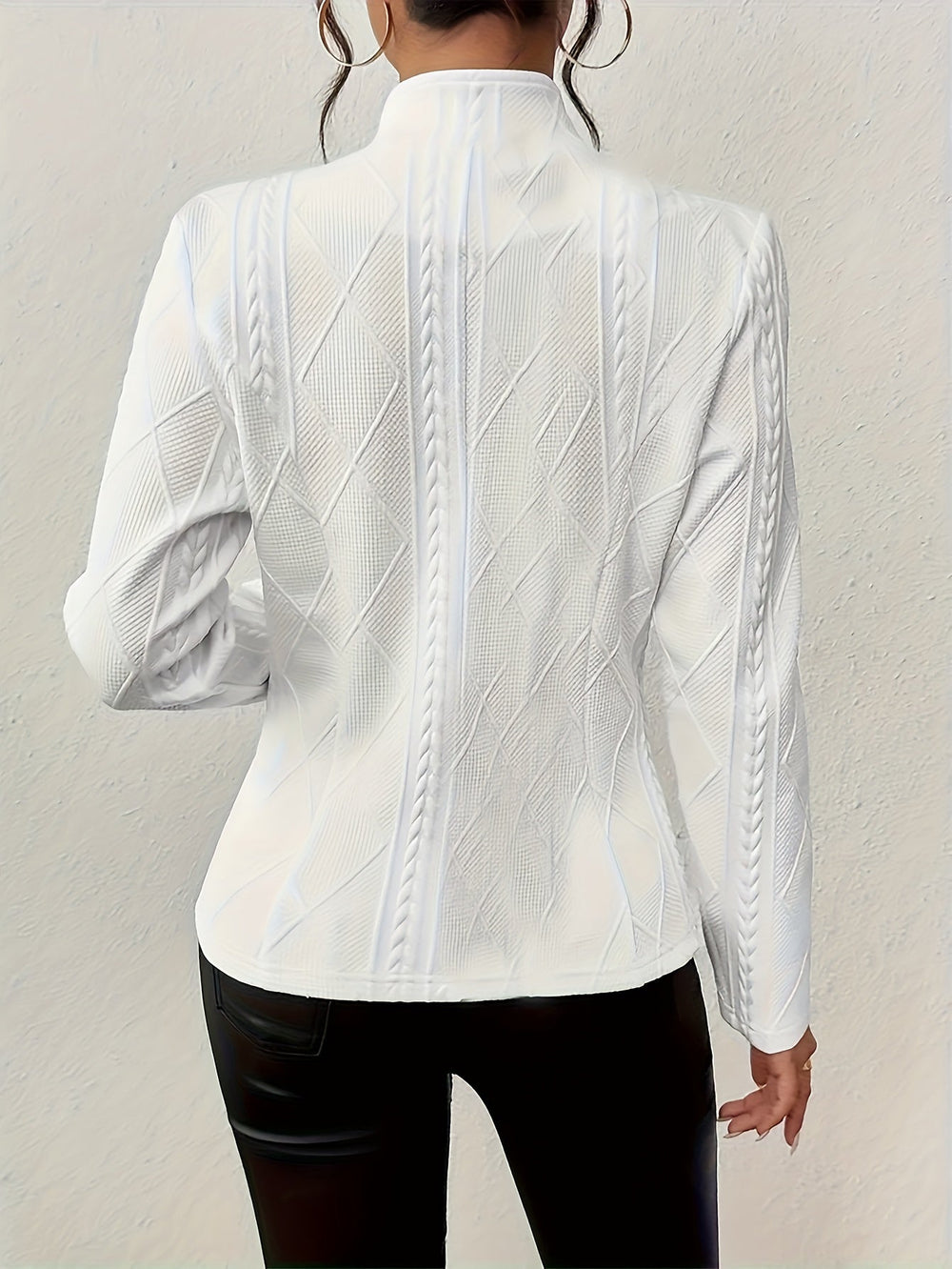 Enhanced Product Title: Amelie™ Elegante Langärmelige Jacke für Damen – Stilvolle Übergangsjacke mit hochwertigem Design

This optimized title includes relevant keywords that potential customers might search for, such as "Damen" (women), "Übergangsjacke"