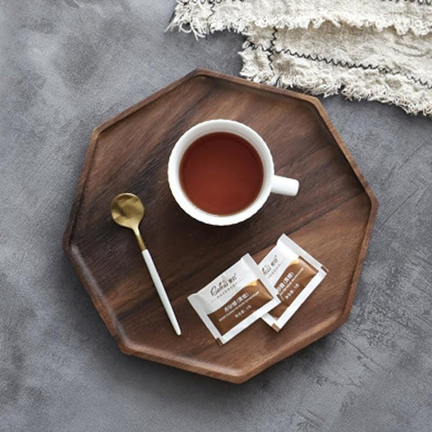 Optimized Product Title: "Achteckiges Holz-Servierbrett mit Dekorativem Muster – Hochwertiges Schneidebrett für Küche und Tischdekoration" 

This title includes relevant keywords while maintaining clarity and appeal for potential buyers.