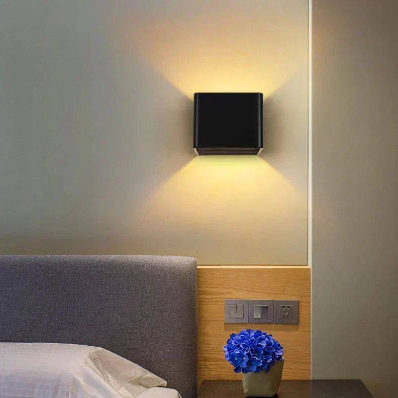 Cordless LED Wall Light with Motion Sensor – 3000K Warm White, USB Rechargeable & Magnetic Mount