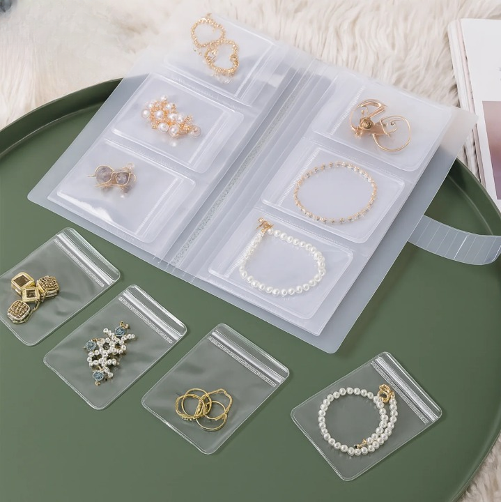 Enhanced Product Title: "Schmuck-Organizer Buch – Elegantes Schmuckaufbewahrung Buch für Schmuckliebhaber | Perfekte Geschenkidee für Frauen" 

This title includes relevant keywords and phrases that can help improve visibility in Google Shopping searches