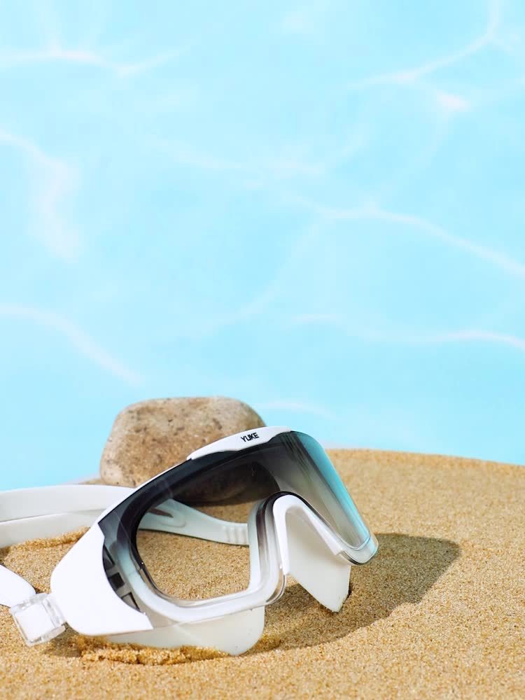 HD Swimming Goggles – Anti-Fog, Waterproof Silicone & Adults/Kids Fit