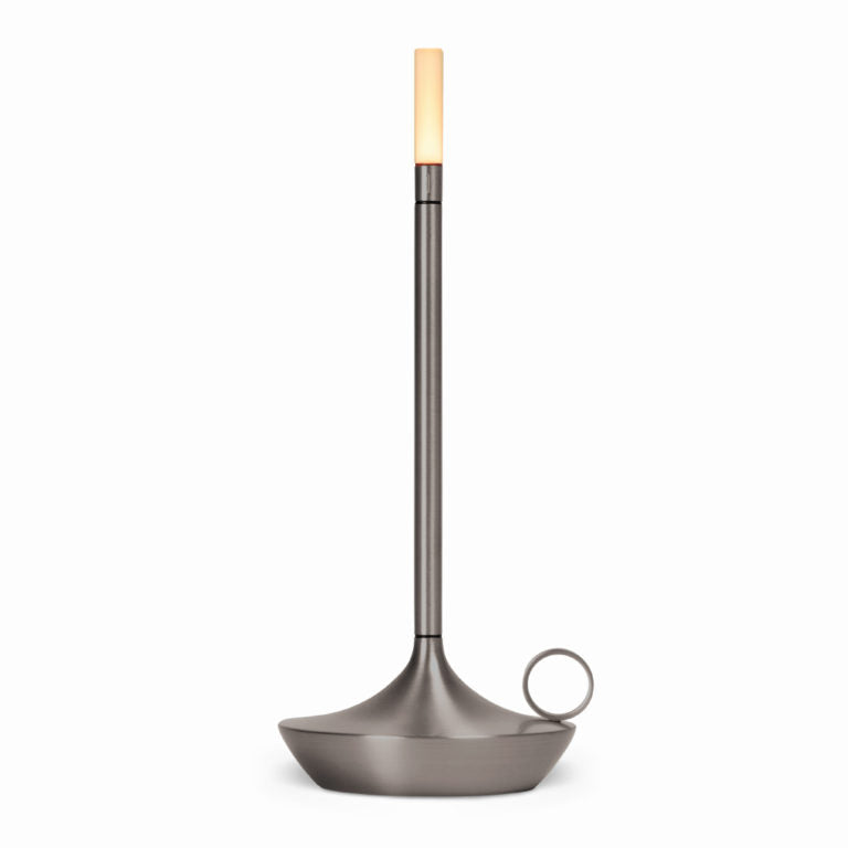 Enhanced Product Title: "Tragbare Tischlampe mit USB-Ladefunktion – Dimmbare LED, Kabelloses Design für Innen- und Außenbereich" 

This title includes relevant keywords and features that can help improve visibility and appeal in Google Shopping searches.