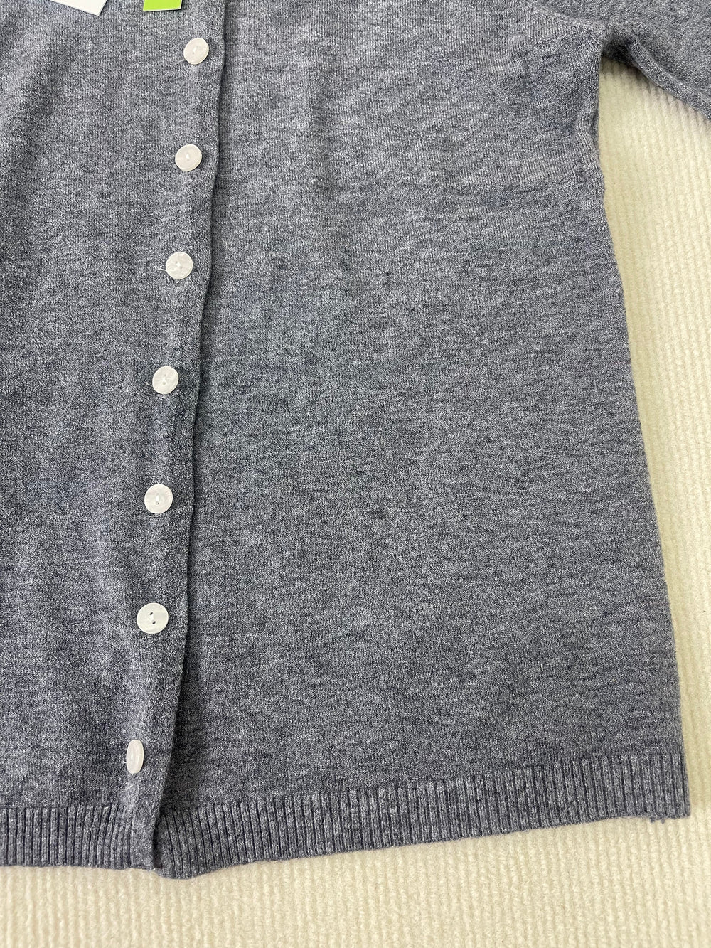 Enhanced Product Title: "Aurora - Eleganter, Schlichter Pullover mit Langen Ärmeln für Damen – Bequemer, Vielseitiger Stil für Jeden Anlass" 

This title includes relevant keywords and phrases that can improve visibility and attract potential buyers.