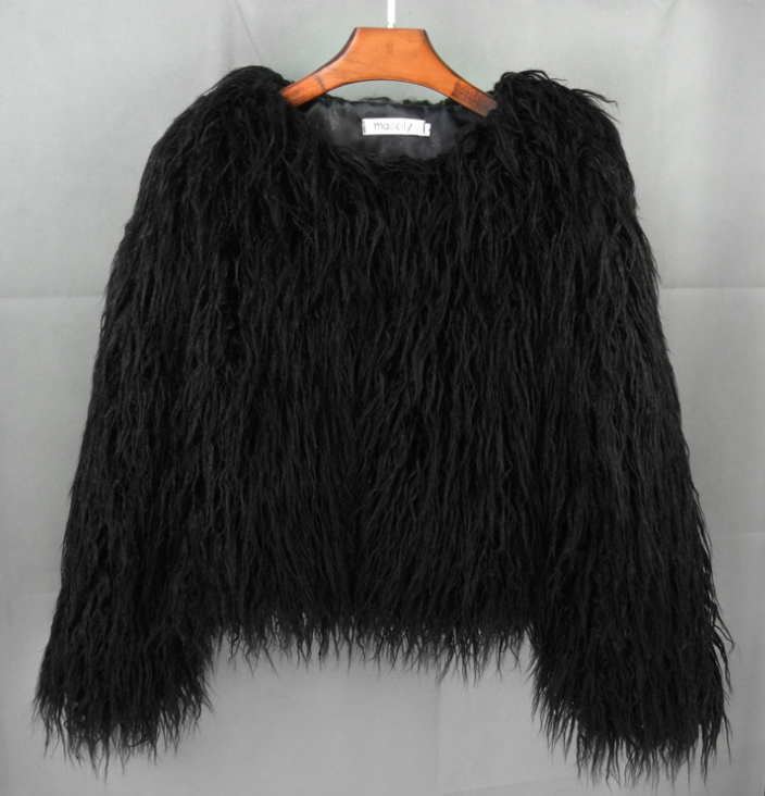 Soraya – Elegant Faux Fur Coat