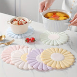 Daisy Silicone Trivet – Heat-Resistant to 230°C, Non-Slip & 25cm 2-Pack