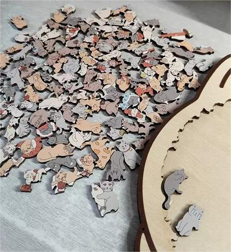 Wooden Cat Puzzle – 135 Pieces, Sustainable Wood & 4 Color Variants