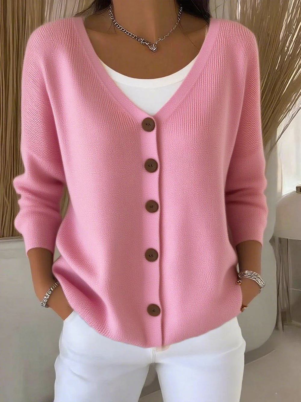 Optimized Product Title: Olivia™ Langarm V-Ausschnitt Pullover mit Knöpfen – Eleganter Damenpullover für Herbst/Winter

This title includes relevant keywords for better visibility in Google Shopping while maintaining clarity and appeal.