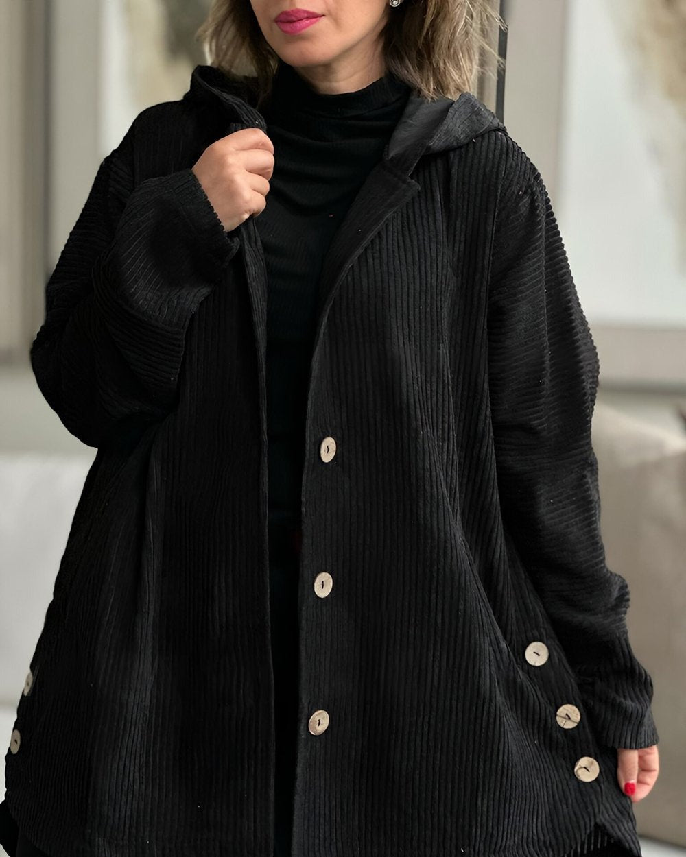 Enhanced Product Title: **Cordia™ - Bequeme Kapuzen-Cordjacke für Damen | Stylische und Gemütliche Freizeitjacke** 

This title includes relevant keywords for better visibility on Google Shopping while maintaining clarity and appeal.