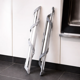 Optimized Product Title: "Dreieckiger Eck-Küchenorganizer mit Abfluss – Effiziente Entwässerung direkt ins Spülbecken" 

This title includes relevant keywords while clearly describing the product's features and benefits, making it more appealing for Googl