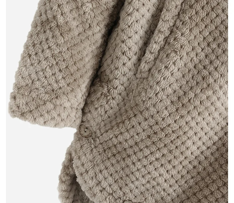 Chic Plus-Size Winter Coat with Hood - Luxurious Velvety Fabric for Ultimate Warmth & Style in Cold Weather