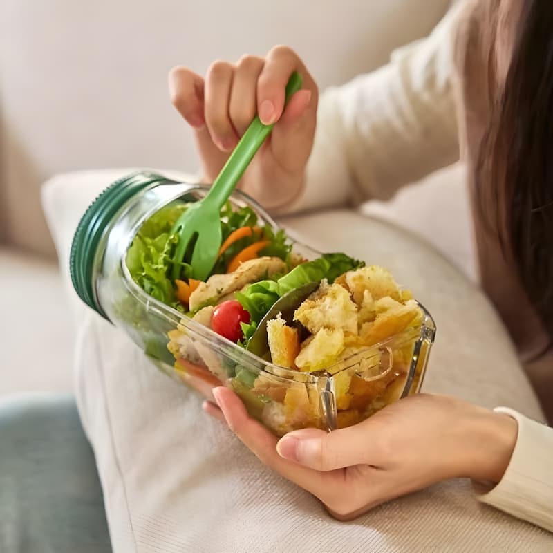 Optimized Product Title: **Glas-Salatbehälter mit Deckel – Frische Zutaten, kein matschiger Salat | Ideal für Meal Prep & Aufbewahrung** 

This title includes relevant keywords for better visibility while highlighting the product's benefits and uses.