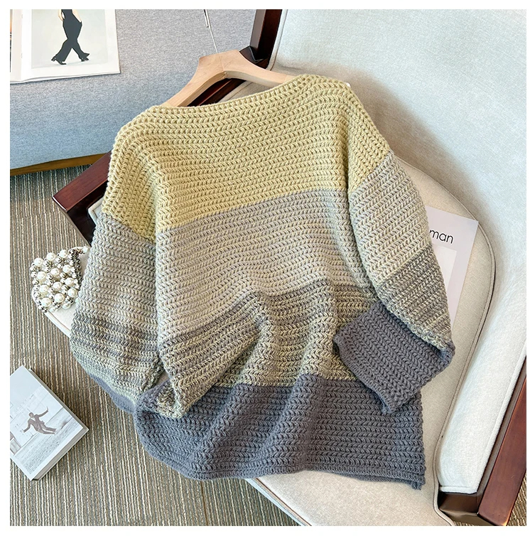 Cozy Plus-Size Fall Sweater - Lounge-Style with Trendy Color-Block Patch Design