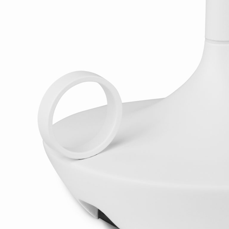 Enhanced Product Title: "Tragbare Tischlampe mit USB-Ladefunktion – Dimmbare LED, Kabelloses Design für Innen- und Außenbereich" 

This title includes relevant keywords and features that can help improve visibility and appeal in Google Shopping searches.