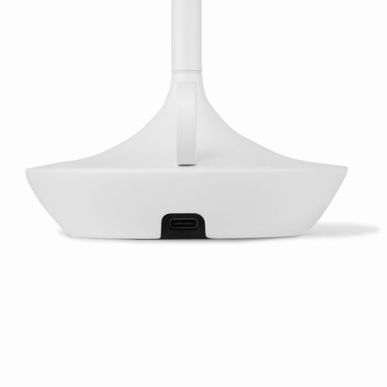 Enhanced Product Title: "Tragbare Tischlampe mit USB-Ladefunktion – Dimmbare LED, Kabelloses Design für Innen- und Außenbereich" 

This title includes relevant keywords and features that can help improve visibility and appeal in Google Shopping searches.