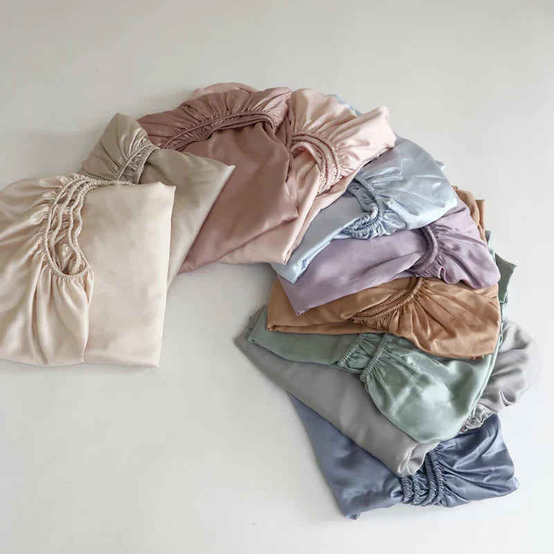 Mulberry Silk Fitted Sheet – Temperature-Regulating, Hypoallergenic & 3 Sizes