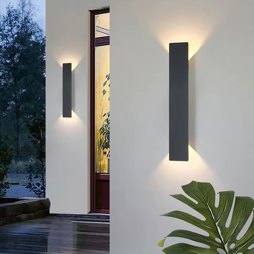 LED Outdoor Wall Light – Up & Down Beam, IP65 Waterproof, Aluminum Housing