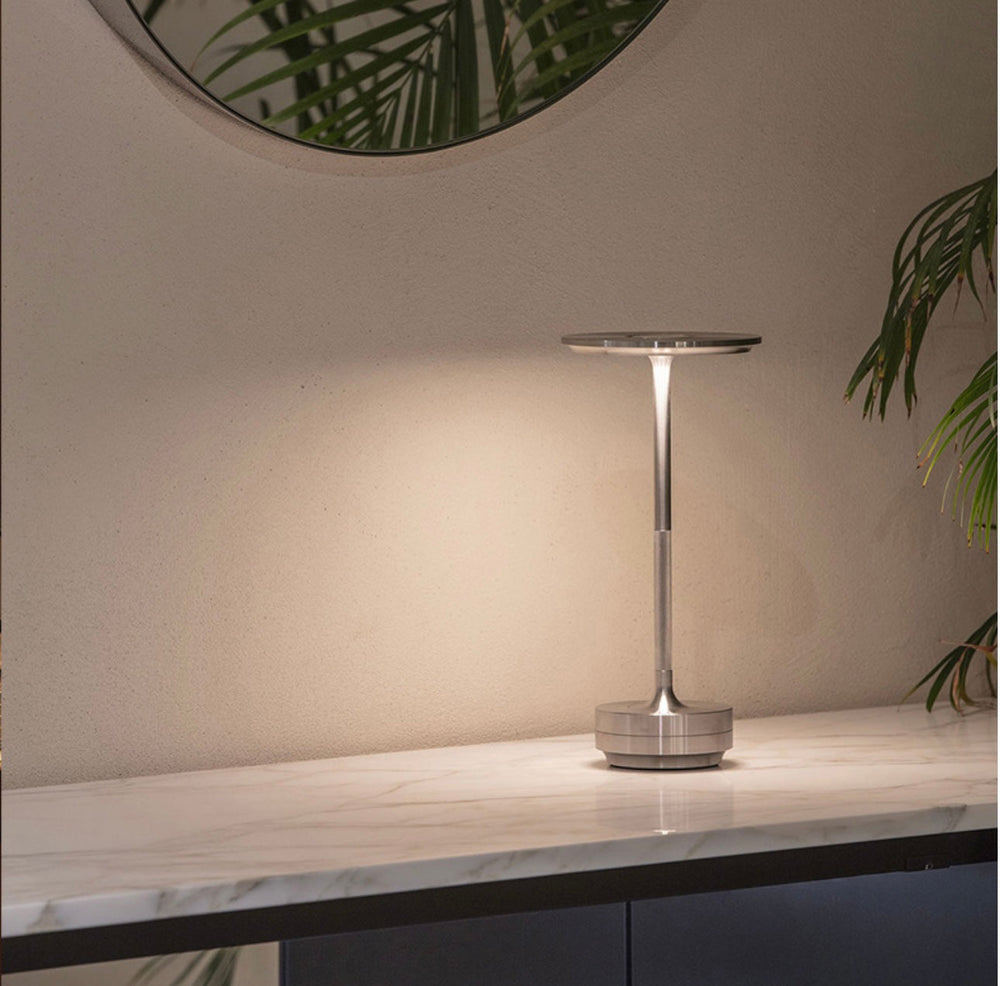 Optimized Product Title:  
Kabellose LED-Tischlampe mit Touch-Dimmer – Aluminium, IP44, Tragbare Nachtlampe für Innen und Außen, Energiesparend, Modernes Design  

This title includes relevant keywords while maintaining clarity and appeal for potential cu