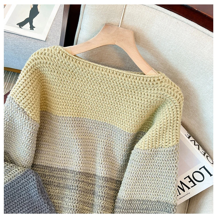 Cozy Plus-Size Fall Sweater - Lounge-Style with Trendy Color-Block Patch Design