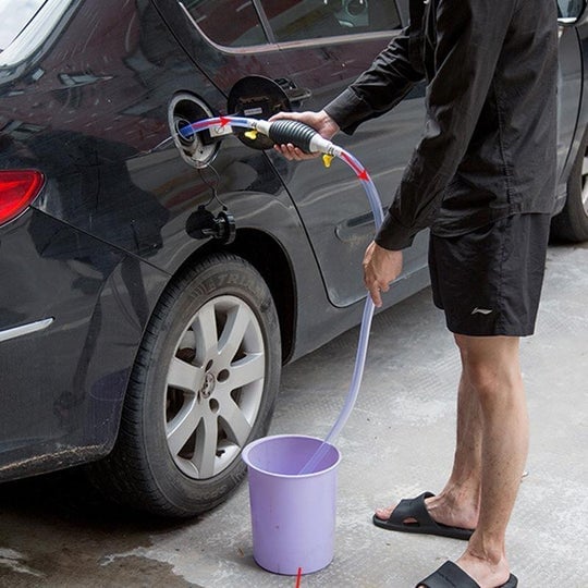 Optimized Product Title: "Manuelle Siphonpumpe für Kraftstoff- und Wassertransfer – Effiziente Handpumpe für Flüssigkeiten, Ideal für Auto, Boot und Garten" 

This title includes relevant keywords while also providing additional context about the product'
