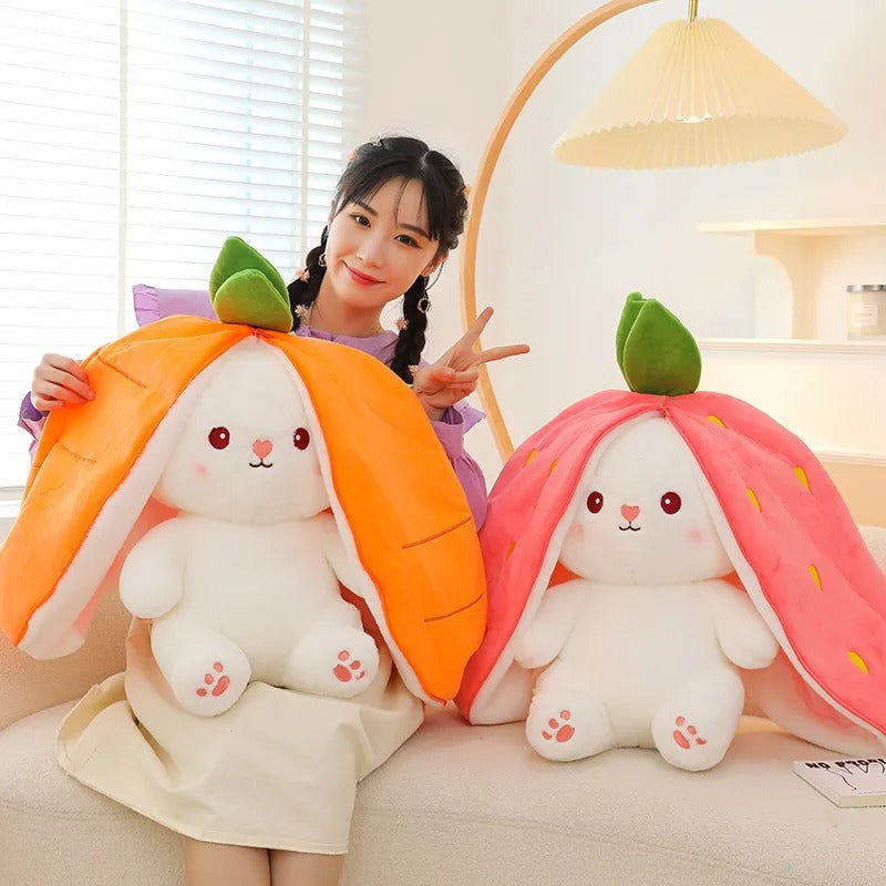 Enhanced Product Title: "Kuschelhase mit Geheimfach – Wählen Sie zwischen Karotten- oder Erdbeerdesign – Perfektes Kuscheltier für Kinder" 

This title includes relevant keywords, highlights the unique features, and emphasizes the target audience, making