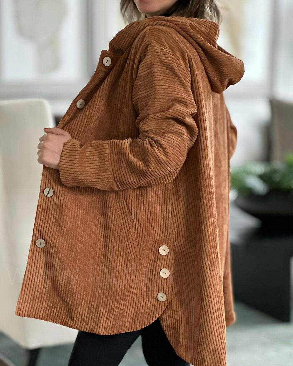 Enhanced Product Title: **Cordia™ - Bequeme Kapuzen-Cordjacke für Damen | Stylische und Gemütliche Freizeitjacke** 

This title includes relevant keywords for better visibility on Google Shopping while maintaining clarity and appeal.