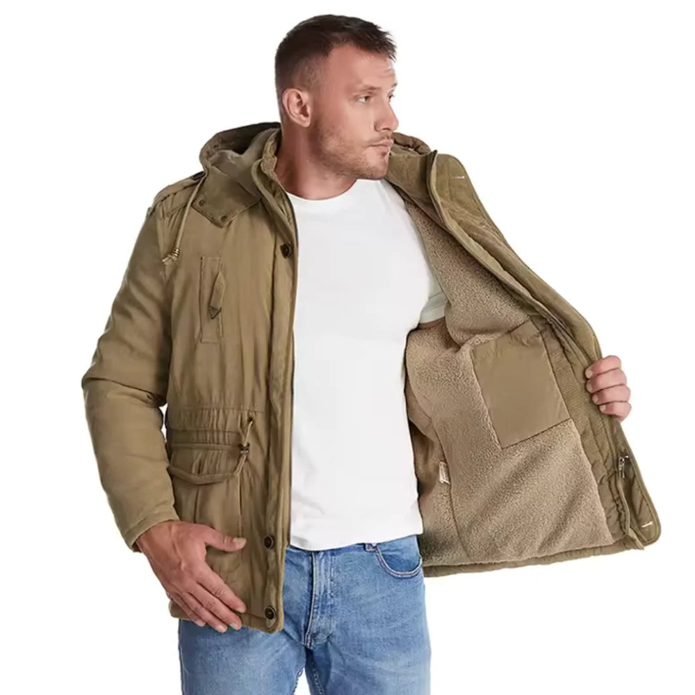 Enhanced Product Title: "Chris - Wasserdichte & Winddichte Winterjacke für Herren | Warm & Strapazierfähig | Perfekt für Outdoor-Aktivitäten" 

This title includes keywords that potential customers might search for while also highlighting key features and