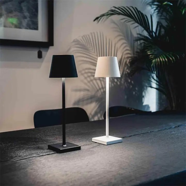 Optimized Product Title: "Kabellose LED-Tischlampe mit Touch-Dimmer – Drahtlose Beleuchtung für eine stilvolle Atmosphäre" 

This title includes relevant keywords while enhancing clarity and appeal for potential customers.