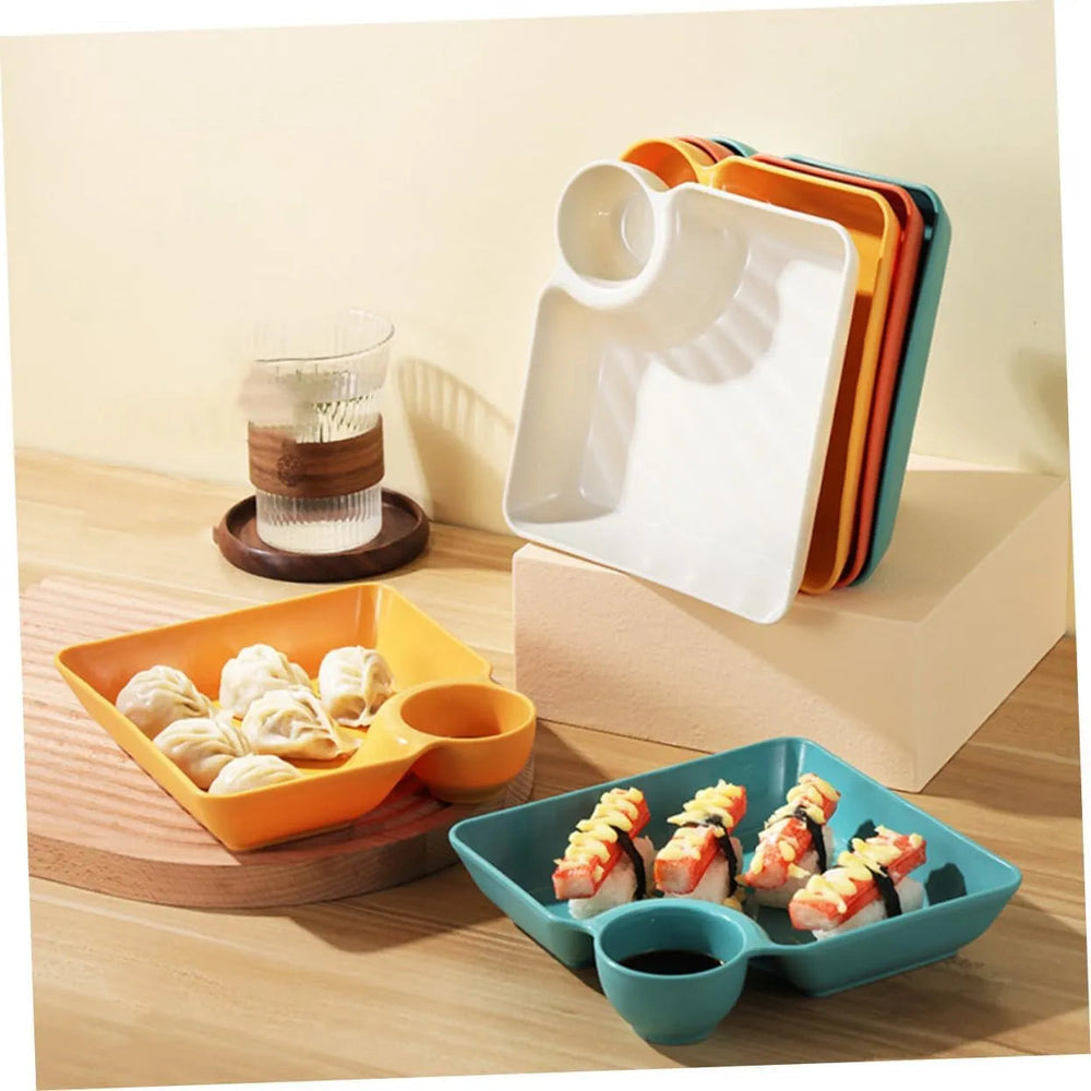Enhanced Product Title: "Dip-Teller mit Integriertem Soßenfach – Perfekt für Sauberes Genießen ohne Kleckern" 

This title maintains the original product's key features while adding keywords that improve searchability and appeal.