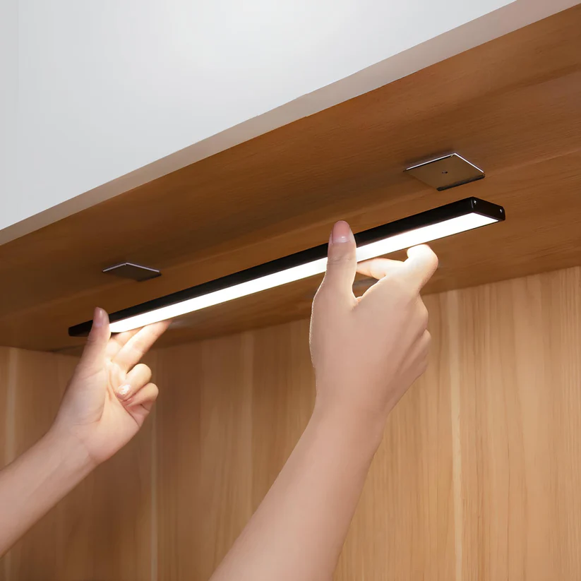 Magnetic LED Wall Light – Motion Sensor, USB-C Rechargeable & Aluminum Body