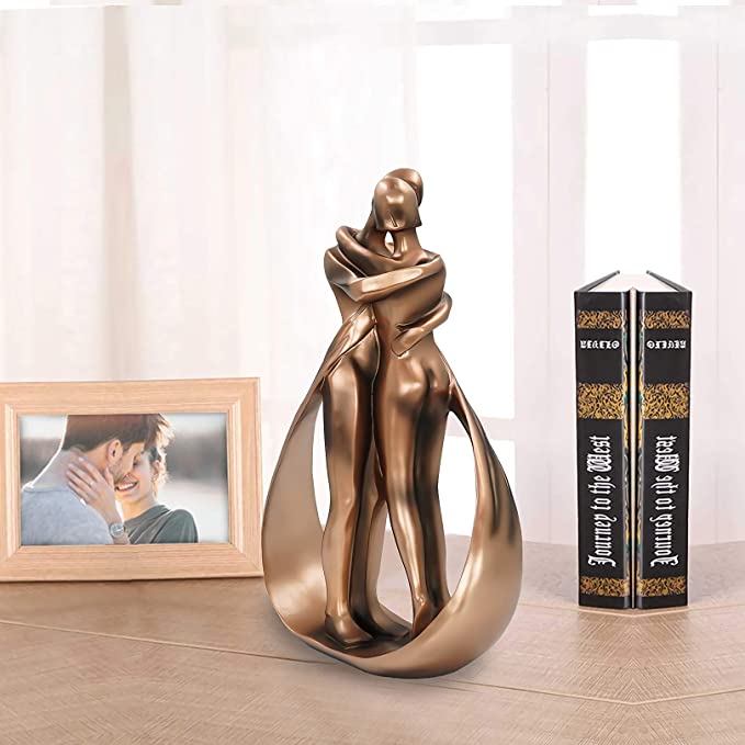 Enhanced Product Title: "Bronze Umarmungs-Skulptur für Paare – Elegante Dekorative Figur für Ihr Zuhause" 

This title incorporates relevant keywords while maintaining clarity and appeal for potential buyers.
