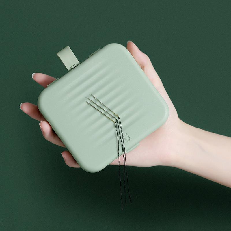 Magnetic Sewing Box – 2-Tier Organizer, Bobbin Holder & 12.3×11×3.3cm
