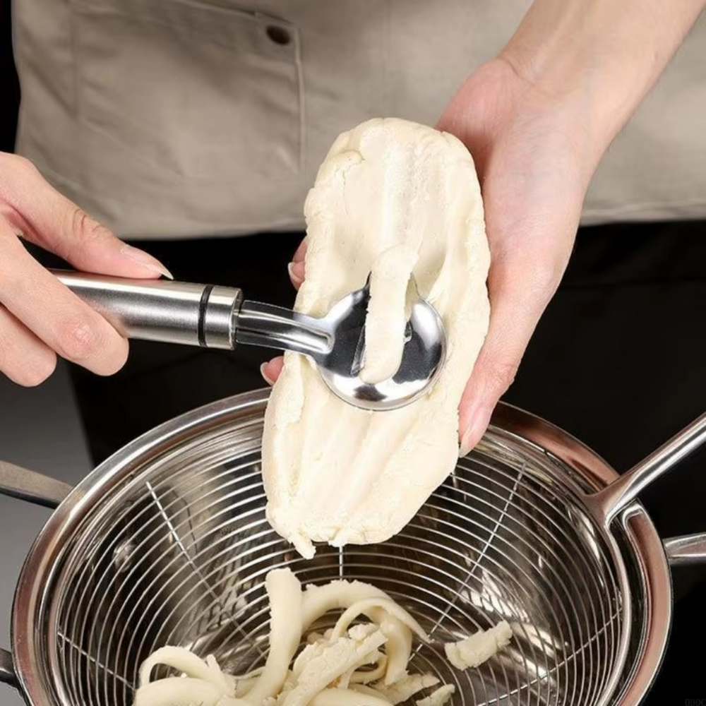 Optimized Product Title: "Edelstahl Nudelpresse – Frische Pasta Maker für hausgemachte Nudeln aus Teig" 

This title includes relevant keywords while clearly conveying the product's purpose and material, enhancing its visibility in Google Shopping searche