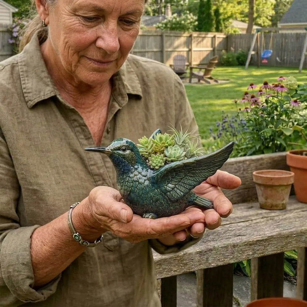 Cardinal Bird Planter – Ceramic Succulent Pot, Hand-Painted & 15×7 cm