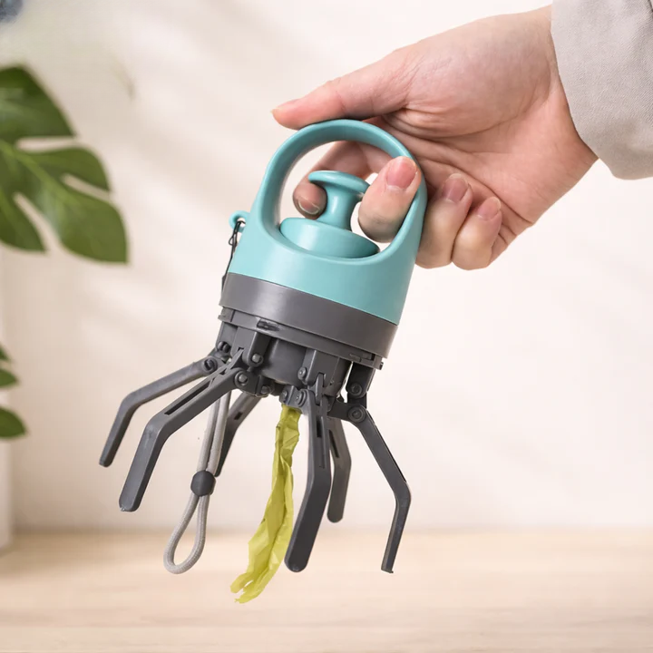 Optimized Product Title: "Hundekotgreifer mit Beutelspender – Berührungsfreie Reinigung für einfache Hundehaltung | Robuste und Hygienische Lösung" 

This title includes relevant keywords while emphasizing the product's features and benefits, making it mo