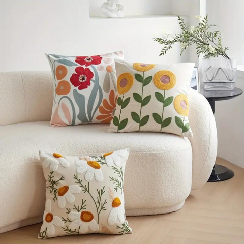 Enhanced Product Title: "Gestickter Blumen- und Botanik-Muster Kissenbezug – Elegante Dekoration für Ihr Zuhause" 

This title includes relevant keywords while also providing a clear description of the product's features and appeal.